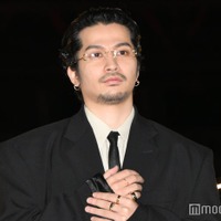 King Gnu常田大希、ブラックスーツ姿でオーラ放つ 大切にしている価値観は「義理と人情」【カルティエ「“TRINITY 100” セレブレーションパーティ」】 画像