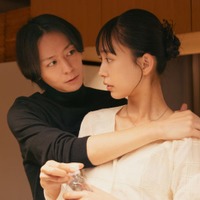 「私の町の千葉くんは。」井桁弘恵&犬飼貴丈、冒頭からベッドシーン「破壊力」「大人の色気爆発」の声 画像