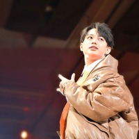 AmBitious真弓孟之「サツコレ」初出演 MCで出番間違えるハプニング「出たい気持ちが…」【札幌コレクション 2024 A/W】 画像