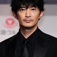 津田健次郎、ベストドレッサー賞受賞 映画制作の展望明かす「実写の長編を」 画像