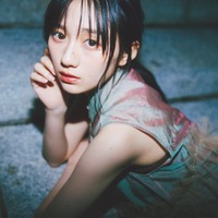 乃木坂46川崎桜、ノースリーブ姿で透明素肌際立つ 画像