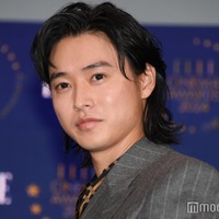 山崎賢人、受賞に感慨「キングダムは自分の人生と一緒に歩んできた作品」【ELLE CINEMA AWARDS 2024】 画像