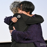 THE RAMPAGE長谷川慎&古屋呂敏、イベントで熱いハグ キスシーン裏話も語る「4テイクくらいしてる」【恋をするなら二度目が上等〜special edition〜】 画像