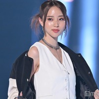 中町綾、美谷間&くびれ際立つ黒ビキニ姿に反響「セクシー」「最高のスタイル」の声 画像