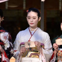 高石あかり・大原優乃・上坂樹里らエイベックス美女8人、晴れ着で集結 新年の抱負語る 画像