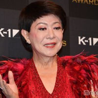 美川憲一、50年前秘蔵ショット公開「ウエストがこんなにも細かったのよ～」 画像