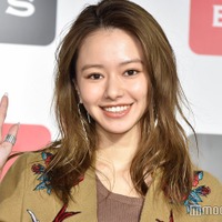 山本舞香、ミニワンピでスラリ美脚輝く「スタイル抜群」「一生の憧れ」と絶賛の声 画像