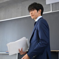「御上先生」ラスト1分、無音シーンに登場した人物に注目集まる「意味深」「御上と繋がってるのかな?」 画像