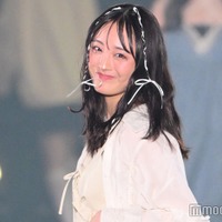 大友花恋、リボンヘアが可愛い 美脚のぞくガーリーコーデ【関コレ2025S/S】 画像