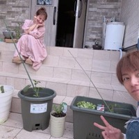 第5子妊娠中の辻希美、夫・杉浦太陽の“家庭菜園”SHOT公開「私は見てただけ」「成長を楽しみにしています」 画像