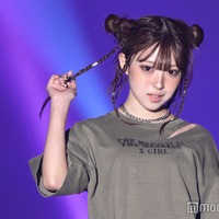 MINAMI、ミニ丈で抜群スタイル輝く キュートなツインお団子姿で登場【TGC熊本2025】 画像