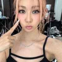 倖田來未、ピンクカラーが新鮮!キュートメイクSHOTに「可愛すぎてため息」「ビジュ最高」の声 画像