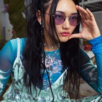 櫻坂46山崎天、メガネブランド「Zoff」モデルに起用 アーティストコラボ第1弾に登場 画像