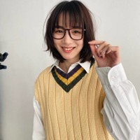 のん、大きなメガネ×古着の“学生風”コーデをファン称賛「似合ってる!」「なんとかわいい」 画像
