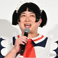 チョコプラ松尾駿、同日公開の“名探偵”に対抗心 主演声優務めた「僕とロボコ」キャラクター衣装でパンツアピールも 画像