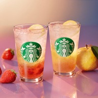 スタバ新作「チラックス ソーダ ストロベリー/ゆずシトラス」果肉×シトラスの香り広がる爽やかビバレッジ 画像