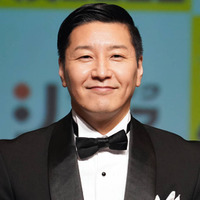チョコプラ長田、パーマヘア×シックコーデの“韓ドラ”風SHOTに反響「カッコイイ」「間違いなく出てくる」 画像