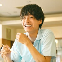 Aぇ! group佐野晶哉、笑顔&影ある表情で“二面性”見せる 初共演・奥平大兼との友情シーンも【か「」く「」し「」ご「」と「】 画像