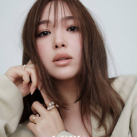 藤田ニコル「カラコンを外して、今までとは違う表情を」大人の魅力あふれる上品メイクSHOT披露 画像