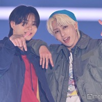 OWV中川勝就&浦野秀太、ペアでランウェイ「SORENAポーズ」も決める【GirlsAward 2025SS】 画像