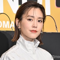 桐谷美玲、スーパーロングヘアで印象ガラリ 美脚輝くミニ丈衣装姿に「骨格が桁違い」「お人形さんみたい」の声 画像