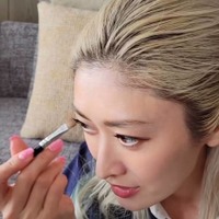 山田優、KATEコスメを愛用!“浮気ナシ”の優秀アイテム「20年ぐらい使ってる」 画像