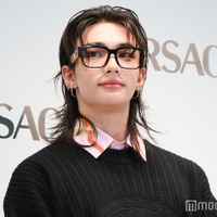 Stray Kidsヒョンジン、茶髪ショート姿カムバックで反響続々「爽やか王子様」「声出た」 画像