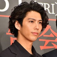 賀来賢人、輝きに自信がある!?瞬間を明かす「月に1、2回カッ!って」「見せたい」 画像