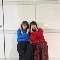 川栄李奈、富田望生とパシャリ!“お笑いコンビ”風SHOTに「かわいすぎる」「楽しそう」の声 画像