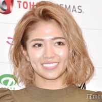 今井華、ヘアメンテ報告 美背中ざっくりキャミ姿に「セクシー」「綺麗すぎる」 画像