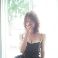 長濱ねる、レディな黒ドレス姿であどけない表情 2nd写真集先行カット第5弾解禁 画像