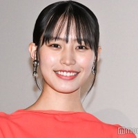 南沙良、美脚際立つミニ丈コーデに反響「クールでかっこいい」「綺麗」 画像