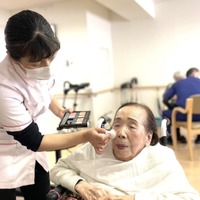 注目の「介護美容」なぜ人気?「徘徊がなくなった」「病気の早期発見」たかがメイクの範疇では全くないそのパワー 画像