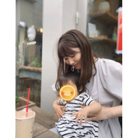 安めぐみ、すくすく成長中!1歳次女とのほっこりSHOT公開「もう歩いたり動きたがる時期なので…」 画像