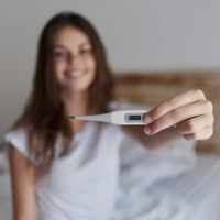 「体温が1下がると太りやすくなる」問題が、更年期世代の女性とって特に深刻なのはなぜか?「お風呂に入る前たった1分でできるヤセ習慣」とは?【石原新菜先生が解説】 画像