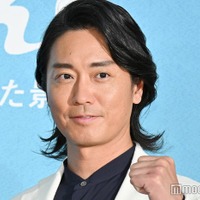 永井大、妻・中越典子らと家族旅行満喫&肉体美際立つ水着姿披露「素敵なパパ」「腹筋がアスリートのよう」の声 画像