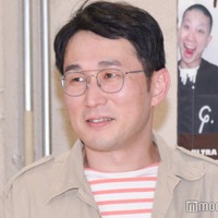 シソンヌじろう「友達」芸能人のグッズTシャツ着用で外出「レア物ですごい」「愛強すぎる」の声 画像