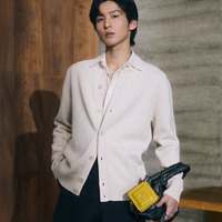 Snow Man目黒蓮、スタイリッシュコーデに“遊び心”「フェンディ」バッグ着用 画像
