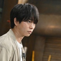 【放送局占拠 第2話】武蔵、妖の要求に息をのむ 面を脱ぐ人物とは 画像