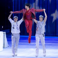 Snow Man宮舘涼太、世界に1着の衣装で華麗なリフト＆歌唱披露「ディズニー・オン・アイス」 オープニングアクト登場で黄色い歓声止まず 画像