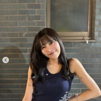 RIZINガール・竹内花、膝上ミニスカ×へそ出し衣装姿に反響続々 画像