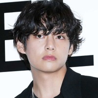 BTS・V、幼少期&メンバーとのオフショット大量公開「成長が素晴らしい」「すでに完成してる」と反響 画像