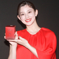 朝比奈彩「すっごい使ってる」産後のボディケアに!引き締めケアに愛用するボディクリーム 画像