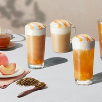 スタバ秋の新作“ほうじ茶×白桃”の果実感溢れるムースティー、全国21店舗限定で登場 画像