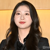 元日向坂46富田鈴花、ノースリ私服でローマ満喫「絵になる」「金髪可愛い」と反響 画像