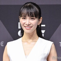 Perfumeあ～ちゃん、ミニスカ持ち上げ美脚披露「細くて綺麗」「可愛い」の声 画像