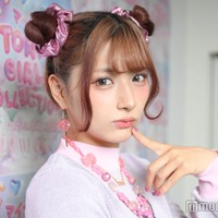 しなこ「100人くらい声かけられた」ファッションで美脚披露「衝撃的な可愛さ」「着こなせるのすごい」 画像
