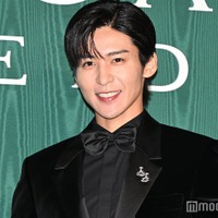 Snow Man目黒蓮、オールブラック×ジュエリーで圧巻オーラ「繋がりや思いが詰まっている」コーディネートで登場【ブルガリ展覧会フォトコール第一夜】 画像