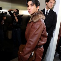 Snow Man目黒蓮・川口春奈「フェンディ」ミラノコレクションに来場 Stray Kidsバンチャン・ITZYユナらも 画像