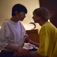 「25時、赤坂で Season2」初回 麻水(駒木根葵汰)&白崎(新原泰佑)、冒頭5分でベッドシーン 怒涛のキスに「刺激が強すぎる」「パワーアップしすぎ」とファン悶絶 画像